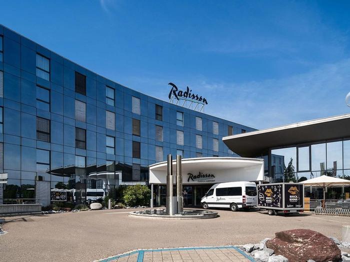 Radisson Hotel Zurich Airport - Bild 1