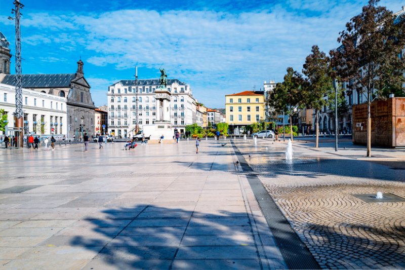 Clermont Ferrand In Frankreich Sehensw Rdigkeiten Mehr