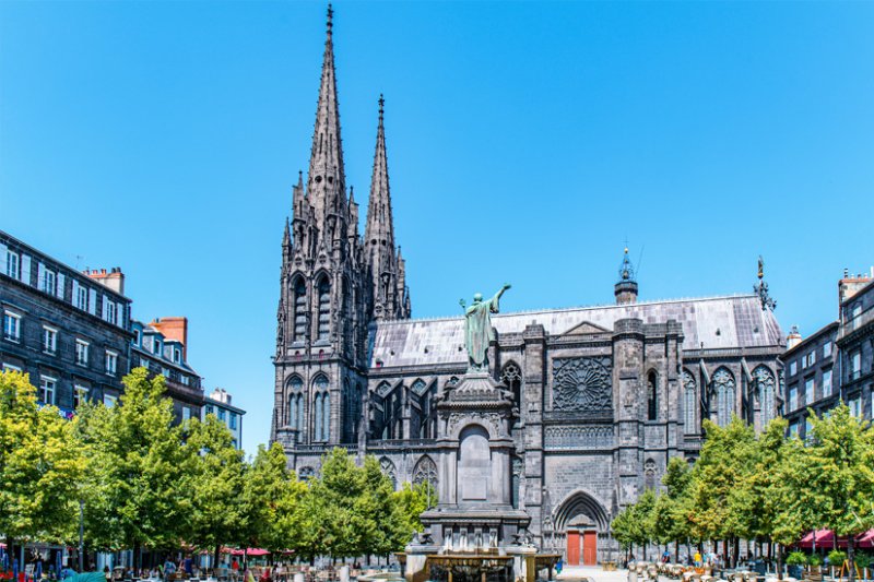 Clermont Ferrand in Frankreich Sehenswürdigkeiten mehr