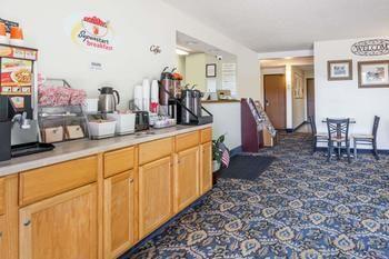 Hotel Super 8 by Wyndham Norwich - Bild 2