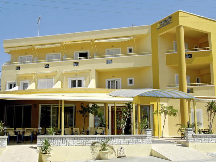 Sandy Beach Hotel - Bild 1