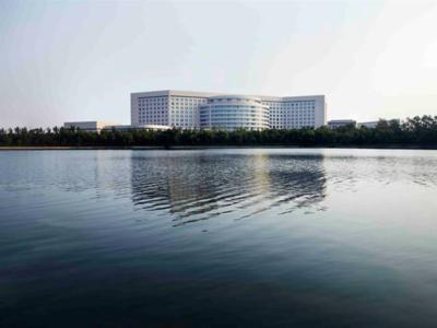 Hotel Renaissance Tianjin Lakeview - Bild 2