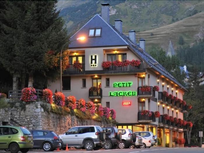 Hotel Petit Lacreu - Bild 1