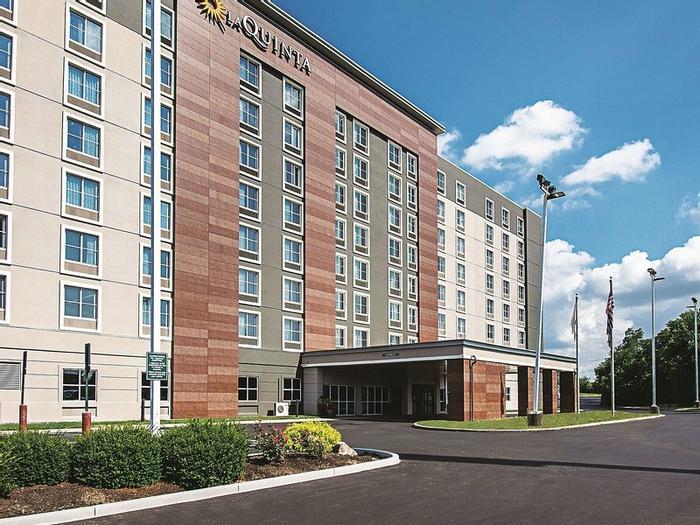 Hotel La Quinta Inn & Suites by Wyndham Cincinnati Sharonville - Bild 1