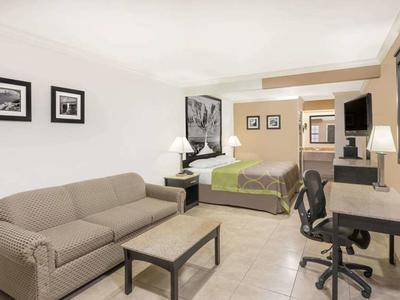 Hotel Super 8 by Wyndham McAllen/Downtown/La Plaza Mall - Bild 4