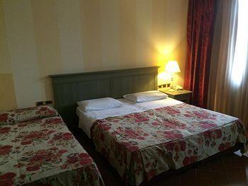 Bes Hotel Bergamo La Muratella - Bild 5