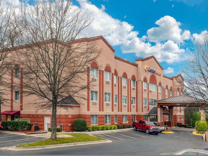 Hotel Comfort Suites Raleigh - Bild 1