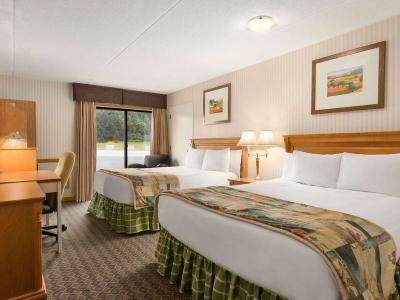 Hotel Travelodge by Wyndham Owen Sound - Bild 2