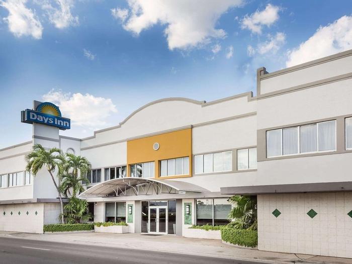 Hotel Days Inn by Wyndham Miami Airport North - Bild 1