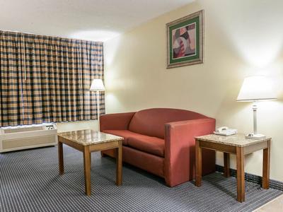 Hotel Quality Inn & Suites - Bild 3