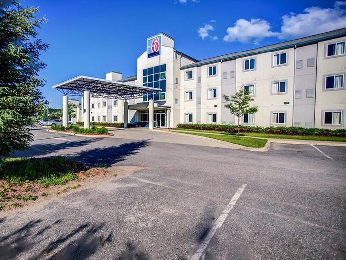 Hotel Motel 6 Huntsville - Bild 1