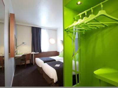 Hotel Campanile Valenciennes Ouest - Petite Forêt - Bild 4