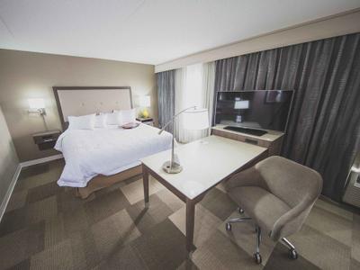 Hotel Hampton Inn & Suites by Hilton Bolton - Bild 3