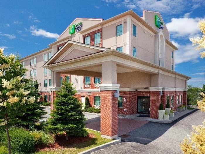 Holiday Inn Express & Suites Barrie - Bild 1