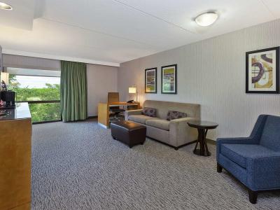 Hotel Embassy Suites by Hilton Auburn Hills - Bild 3