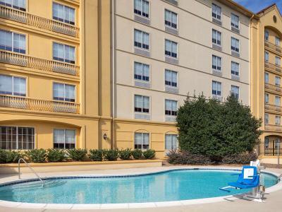Hotel La Quinta Inn & Suites by Wyndham Atlanta Ballpark/Galleria - Bild 4
