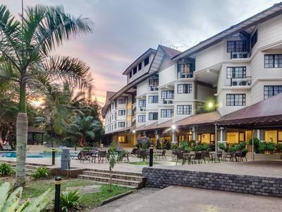 Hotel eRYAbySURIA Cherating - Bild 2