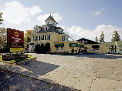 Hotel Comfort Inn & Suites Thousand Islands Harbour District - Bild 3