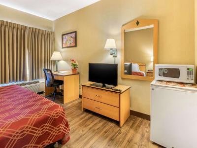 Hotel Econo Lodge Airport - Bild 5