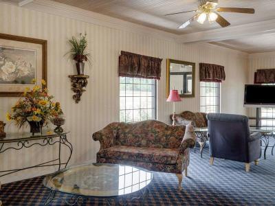 Hotel Econo Lodge Inn & Suites - Bild 2
