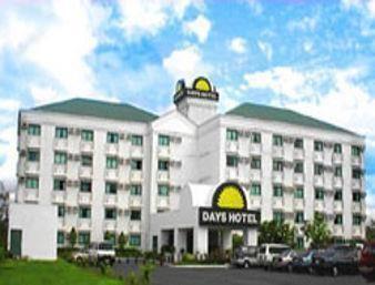 Days Hotel by Wyndham Batangas - Bild 1