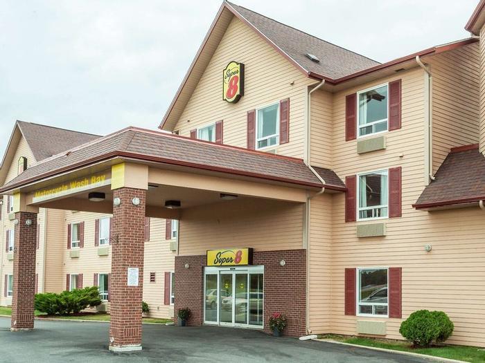 Hotel Super 8 by Wyndham Amherst NS - Bild 1