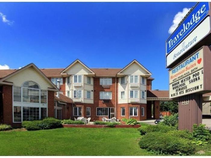 Hotel Travelodge by Wyndham Niagara Falls Lundys Lane - Bild 1