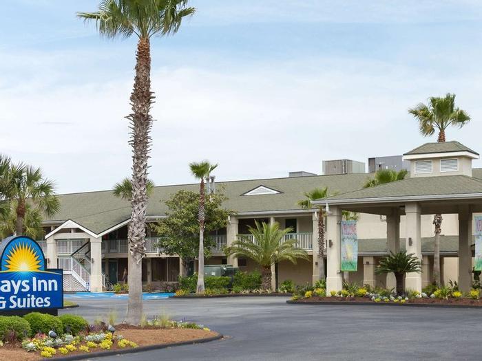 Hotel Days Inn & Suites by Wyndham Jekyll Island - Bild 1