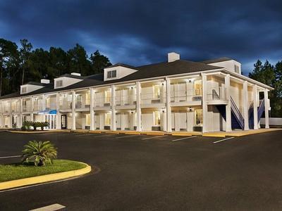 Hotel Baymont by Wyndham Kingsland - Bild 2