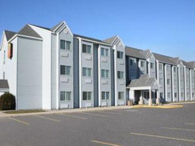 Hotel Super 8 by Wyndham Fargo Airport - Bild 2