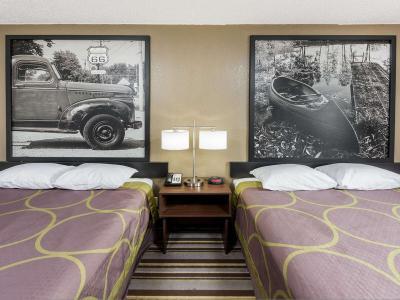 Hotel Super 8 by Wyndham Bloomington - Bild 3