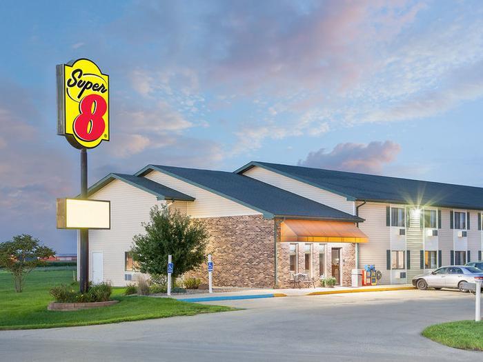 Super 8 by Wyndham Mt Pleasant - Bild 1