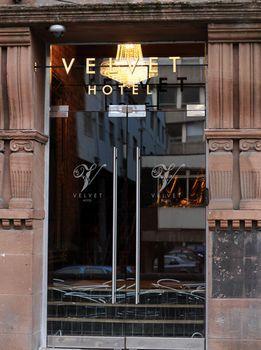 Velvet Hotel - Bild 1