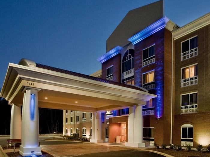 Holiday Inn Express Hotel & Suites Raleigh Sw Nc State - Bild 1