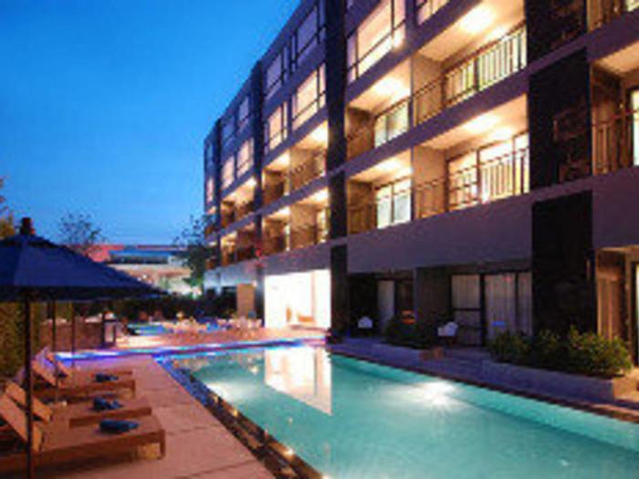 Hotel The Lantern Resorts Patong - Bild 1