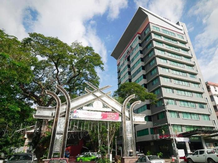 Hotel Dreamtel Kota Kinabalu - Bild 1