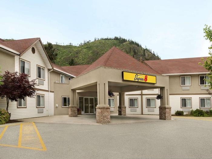 Hotel Super 8 by Wyndham West Kelowna BC - Bild 1