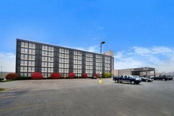 Hotel Ramada by Wyndham Cedar Rapids - Bild 5