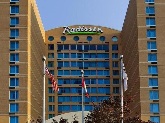 Hotel Radisson Suite Toronto Airport - Bild 1