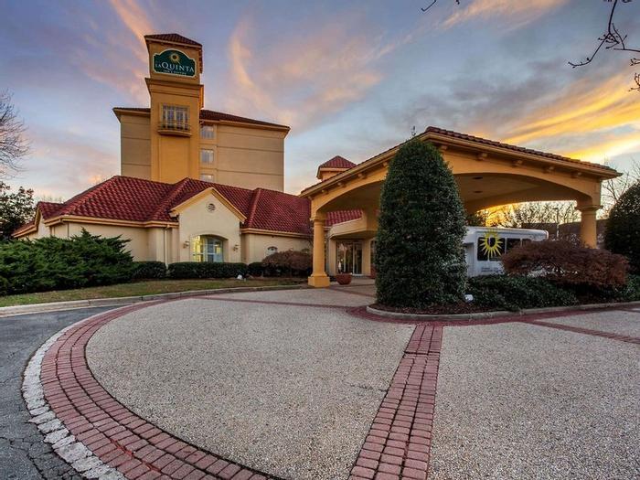 Hotel La Quinta Inn & Suites by Wyndham Greensboro NC - Bild 1