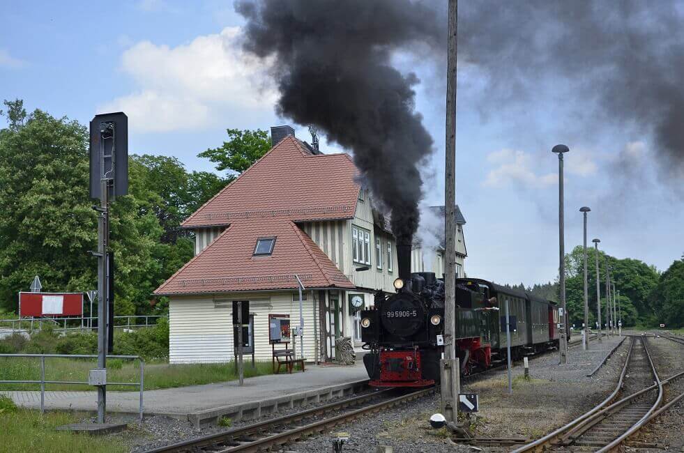 Dampfzug der Harzer Schmalspurbahnen GmbH in Elend