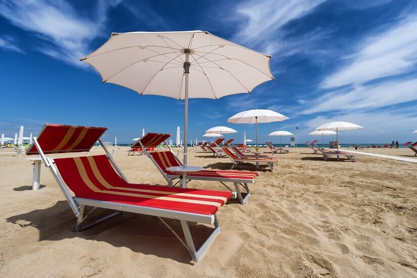 Auskurieren von der Party: Strand von Rimini