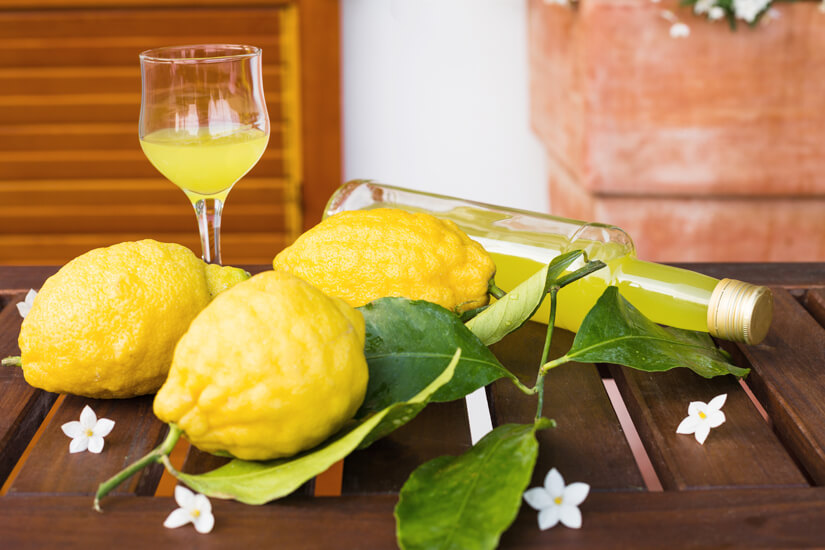 Limoncello aus Amalfi Zitronen