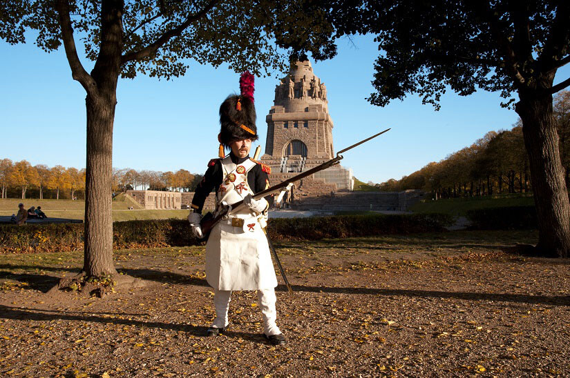 Reenactment-Darsteller in französischer Soldatenuniform