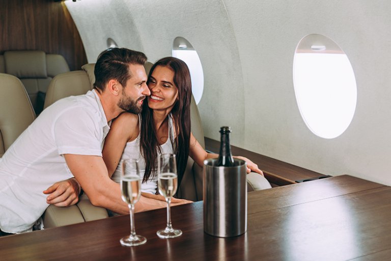 Mile High Club: Sex Im Flugzeug - Was Ist Verboten & Erlaubt?