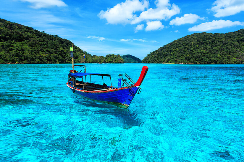 Mit dem Boot zu den Surin Islands