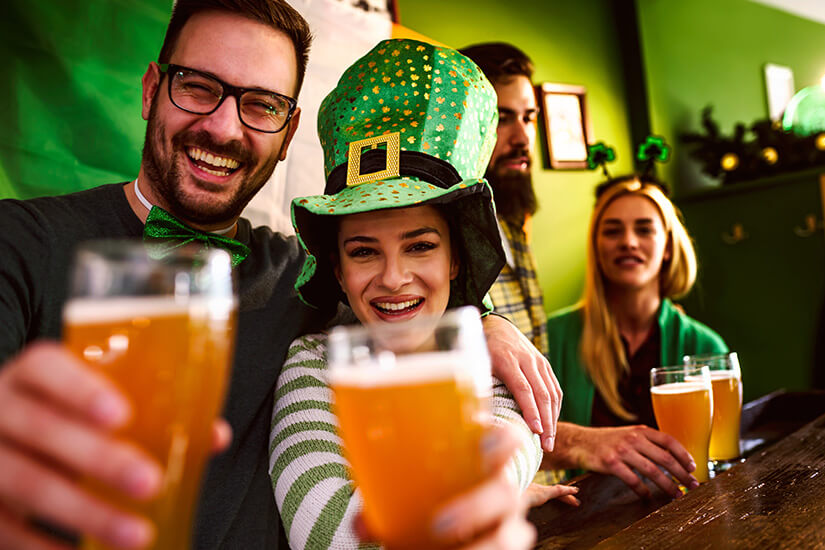 St. Patrick's Day im Pub feiern