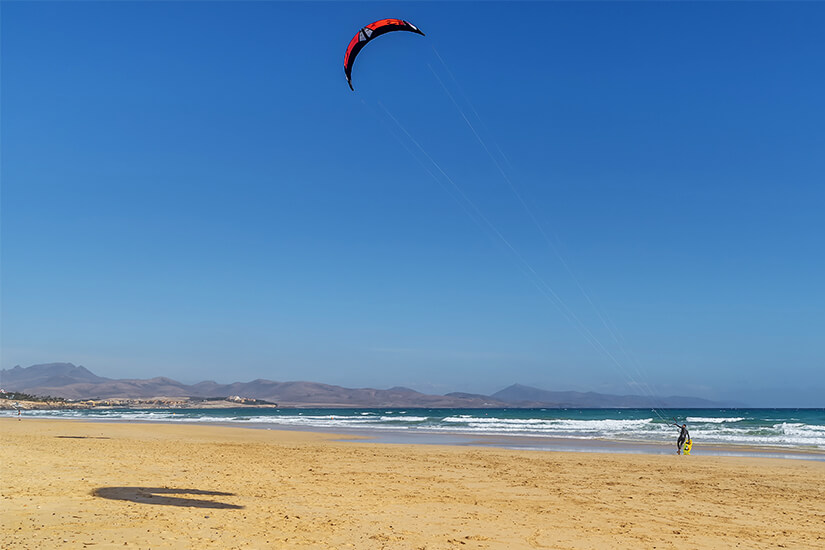 Kitesurfen an der Playa de Sotavento