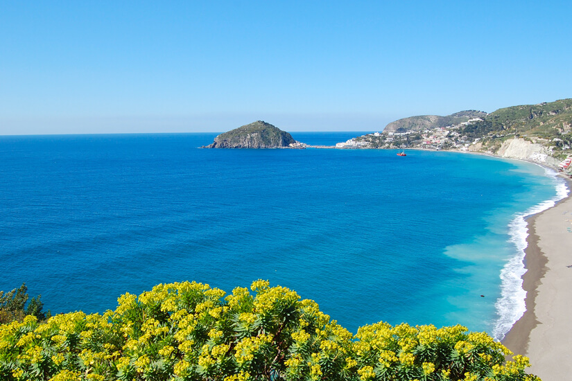 Strand von Maronti auf Ischia