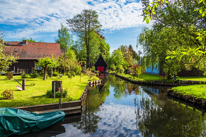 Wasserwege und Haeuser in Lehde